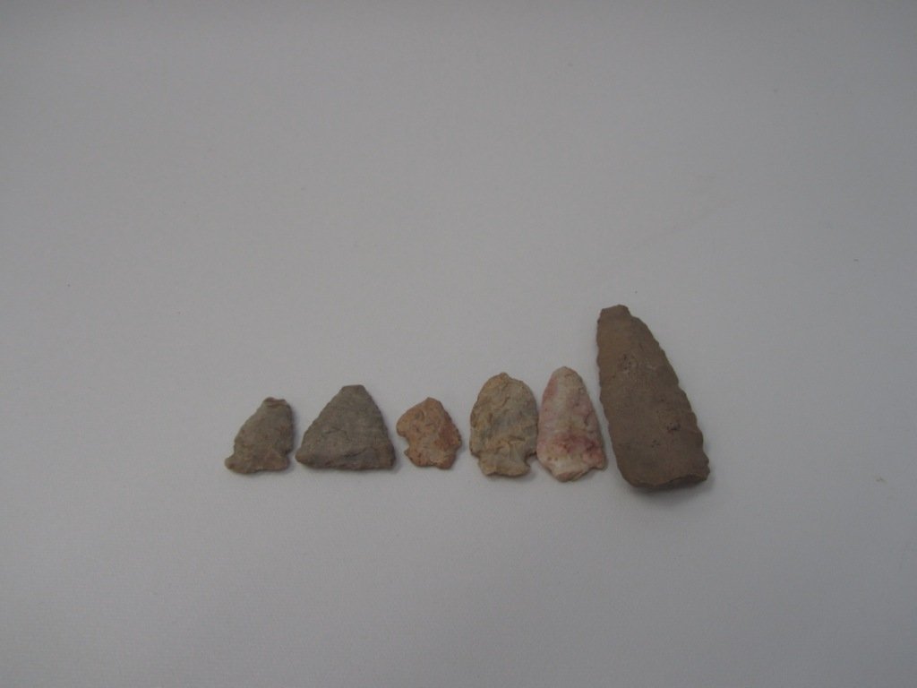 Lot of 6 Antique Arrowheads: Lot of 6 Antique Arrowheads. These arrowheads were found over 35 years ago while searching low water areas during a severe drought in an area of known tribal activity. Possibly Blackhawk tribe.