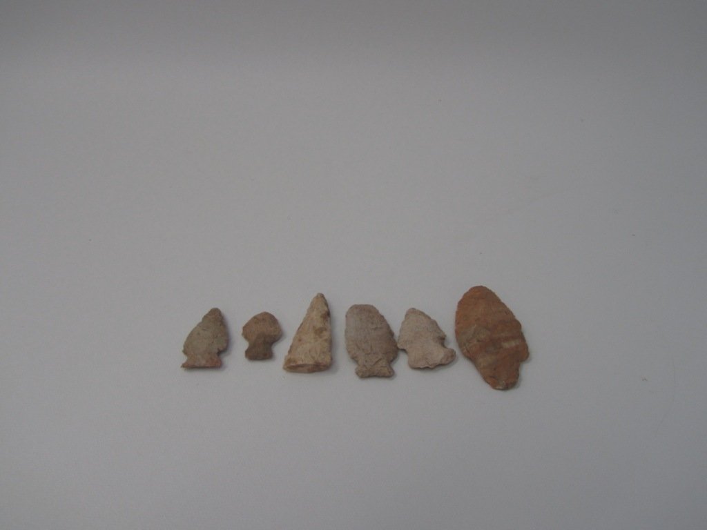 Lot of 6 Antique Arrowheads: Lot of 6 Antique Arrowheads. These arrowheads were found over 35 years ago while searching low water areas during a severe drought in an area of known tribal activity. Possibly Blackhawk tribe.