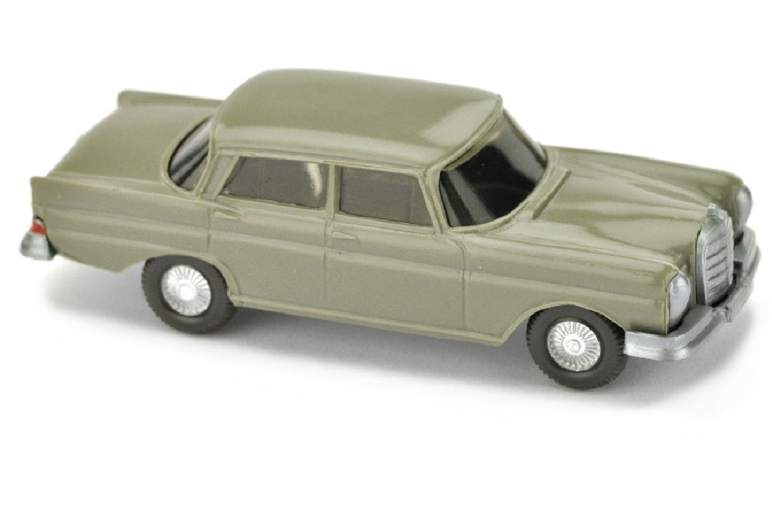 Mercedes 220 Heckflosse, betongrau (1 of 3)