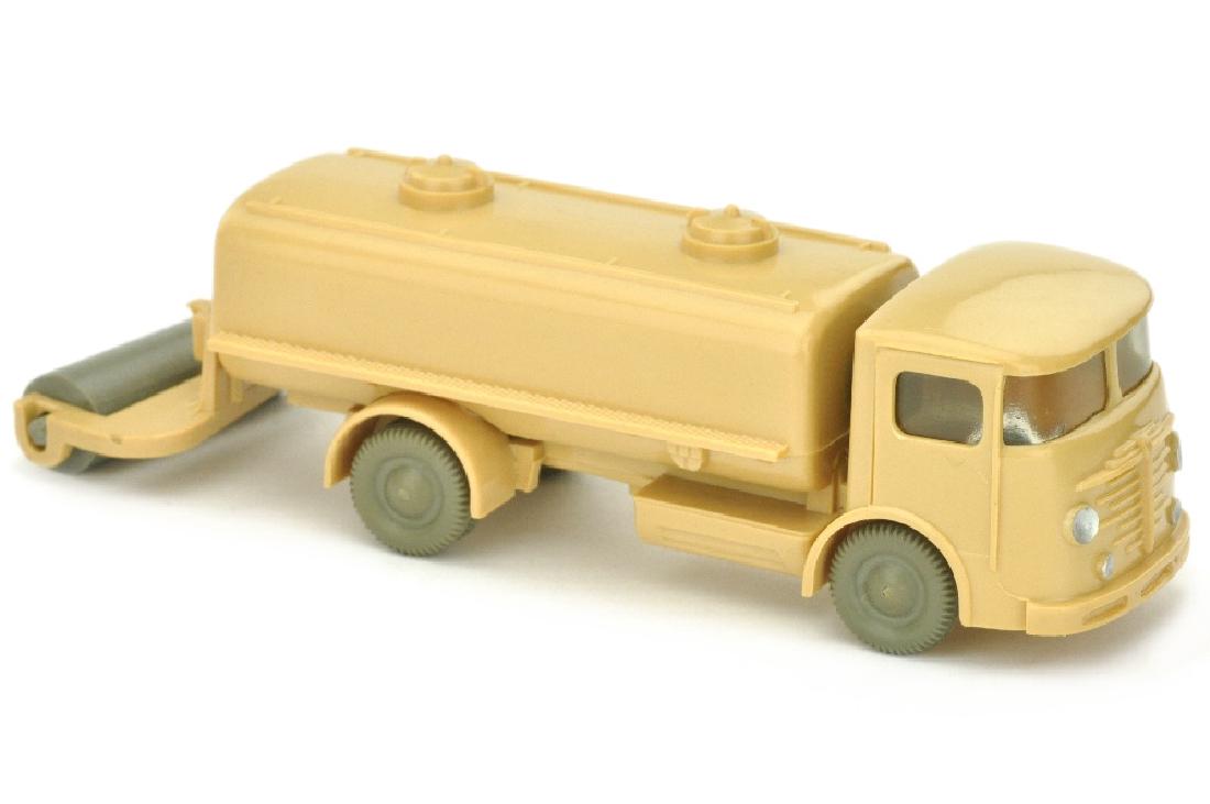 Sprengwagen Buessing 4500, beige (1 of 3)