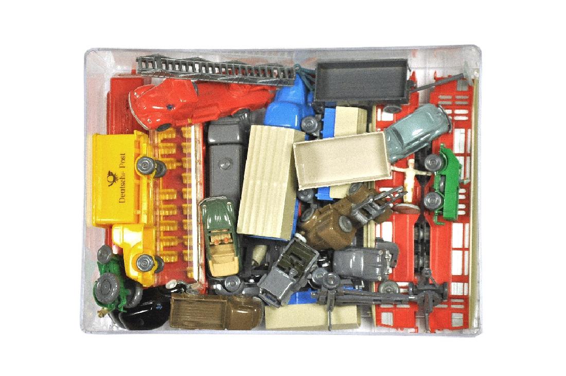 Konvolut ca. 23 unverglaste Modelle (1 of 1)