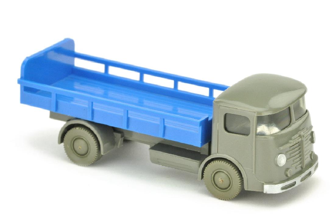 Milchwagen Buessing, betongrau/himmelblau (1 of 3)