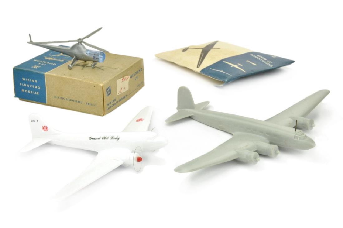 Konvolut 4 Flugzeuge (1 of 1)