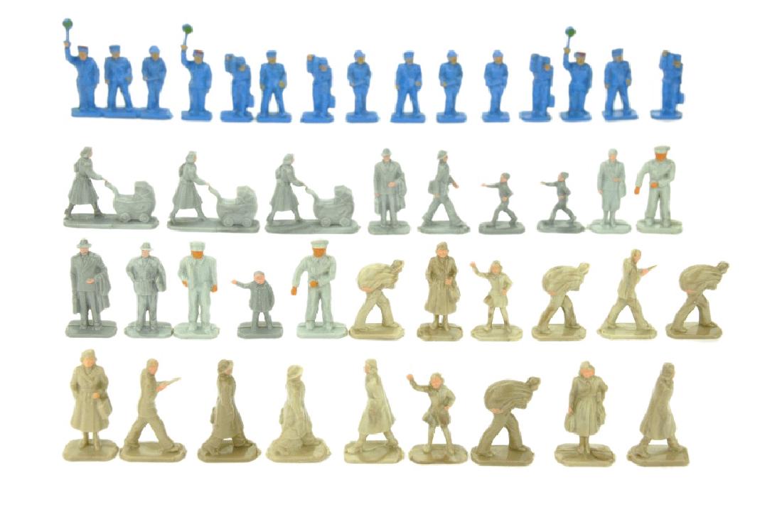 Konvolut 44 einzelne Figuren (1 of 1)