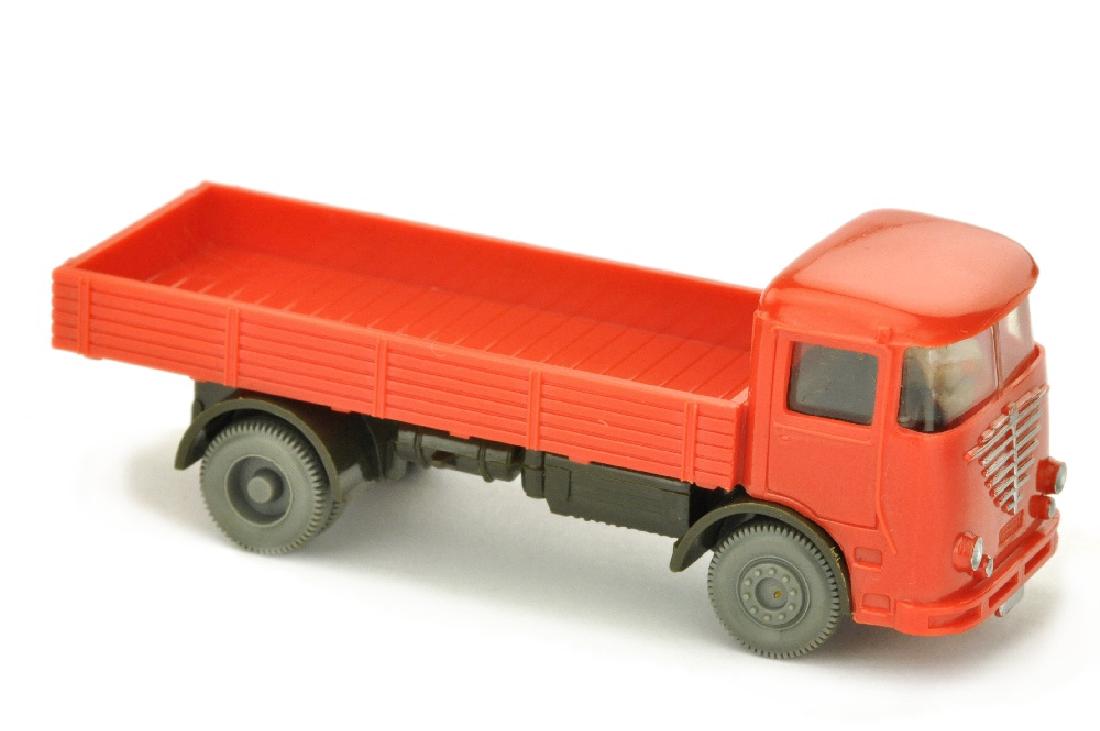 Buessing LU 7, orangerot/olivgruen (1 of 1)