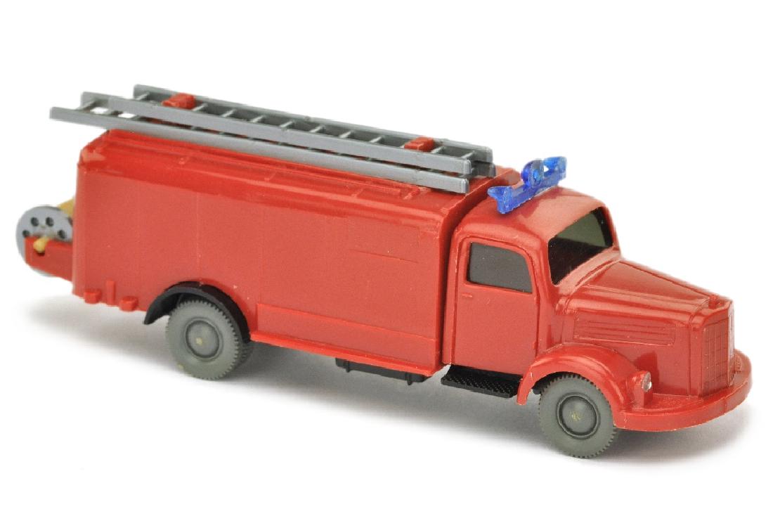 Spritzenwagen MB 3500, rot/schwarz (1 of 3)