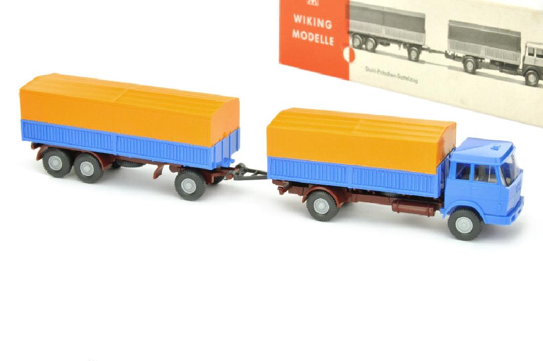 Lastzug Hanomag-Henschel, himmelblau (im Ork) (1 of 3)