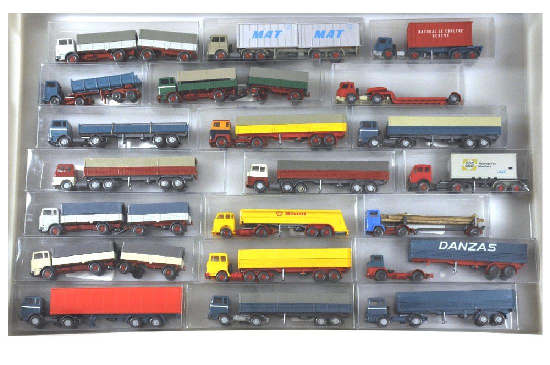 Konvolut 21 Lastwagen der 70er Jahre (1 of 1)