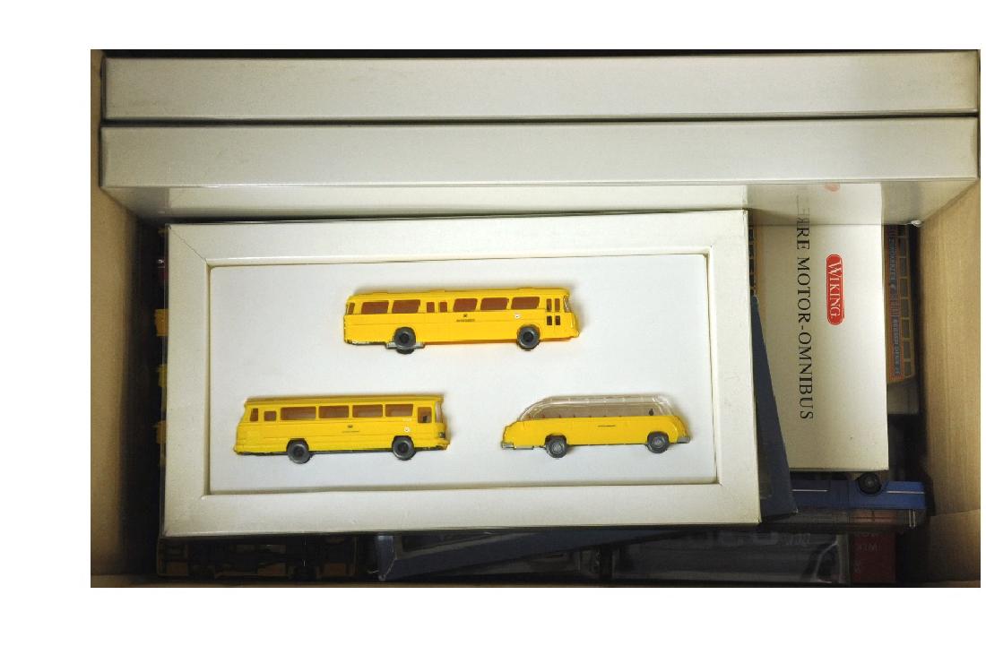 Konvolut 77+10 Omnibusse der 70er/80er Jahre (1 of 5)