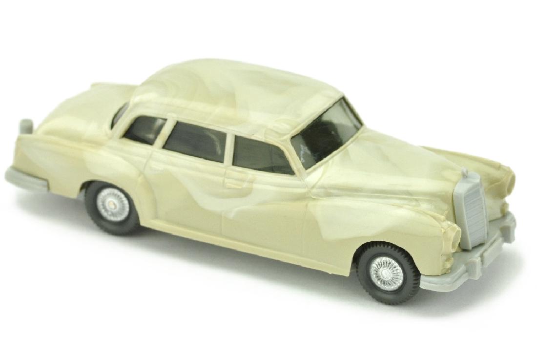 Mercedes 300, hellelfenbein meliert/silbergrau (1 of 3)