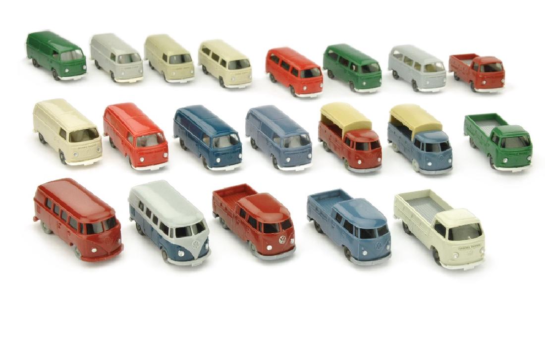 Konvolut 20 VW-Busse der 60er/70er Jahre: 323/1F, 324/1, 326/2A, 326/2D, 327/1A, 327/1C, 329/1A bis /1C, 329/1E, 329/1G, 329/1J, 329/1K, 330/1A, 330/1B, 330/1D, 330/1G, 332/1B, 332/1D, 332/1H, 445 EUR, sehr gut bis neuw. (Wiking Konvolut)