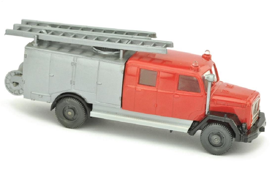 Spritzenwagen Magirus Saturn, rot/silbern (1 of 3)