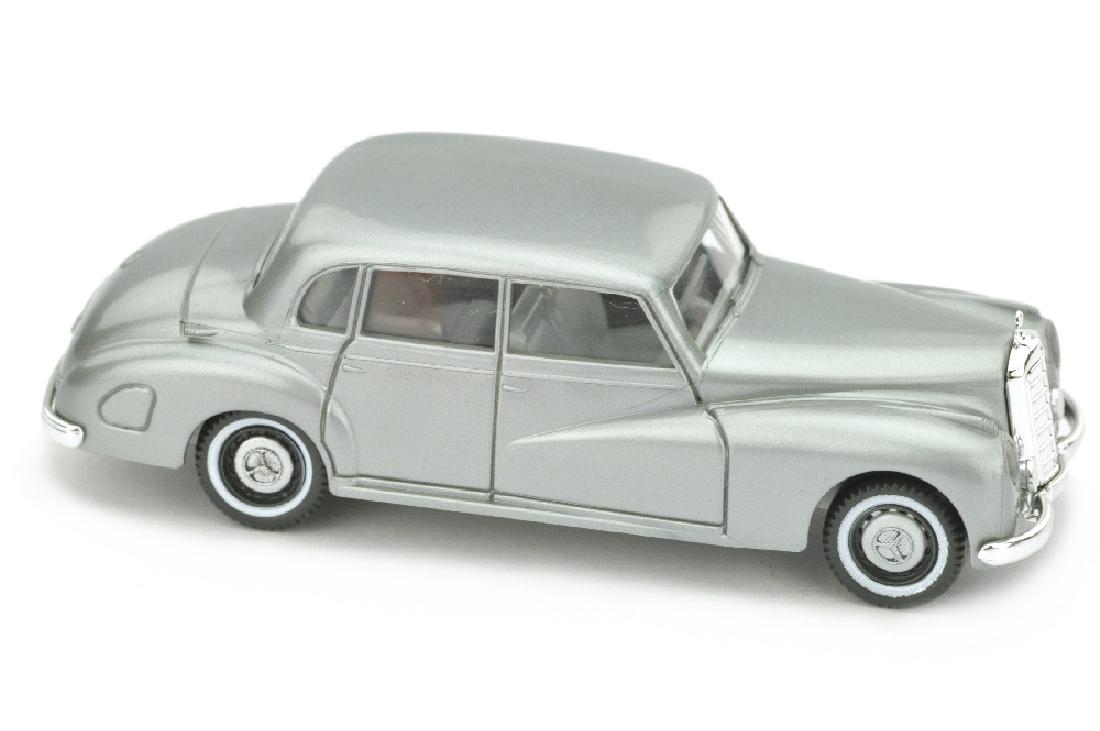 Mercedes 300 Veteran, silbern (1 of 3)