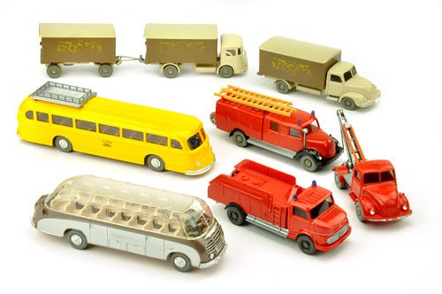 Konvolut 8 Modelle der 60er Jahre: darunter Büssing und Magirus-LKW Spedition (beide nur Druckmängel, Magirus zudem an Kleinteilen bemalt), ..., überwiegend nur geringe Mängel (Wiking 2.Wahl)