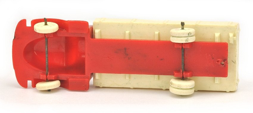 Dodge Pritsche, rot/cremeweiß (Räder weiß) - 3