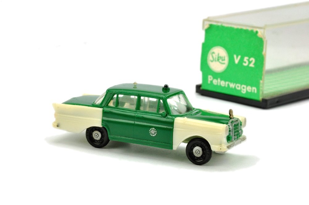 V 52- Peterwagen Mercedes 190 (2.Wahl, in OVP): V 52b.1, kleine Bruchstelle an Unterkante der Fahrertuer (1x3 mm), sonst sehr gut in Klarsichtbox (P2) (SIKU)