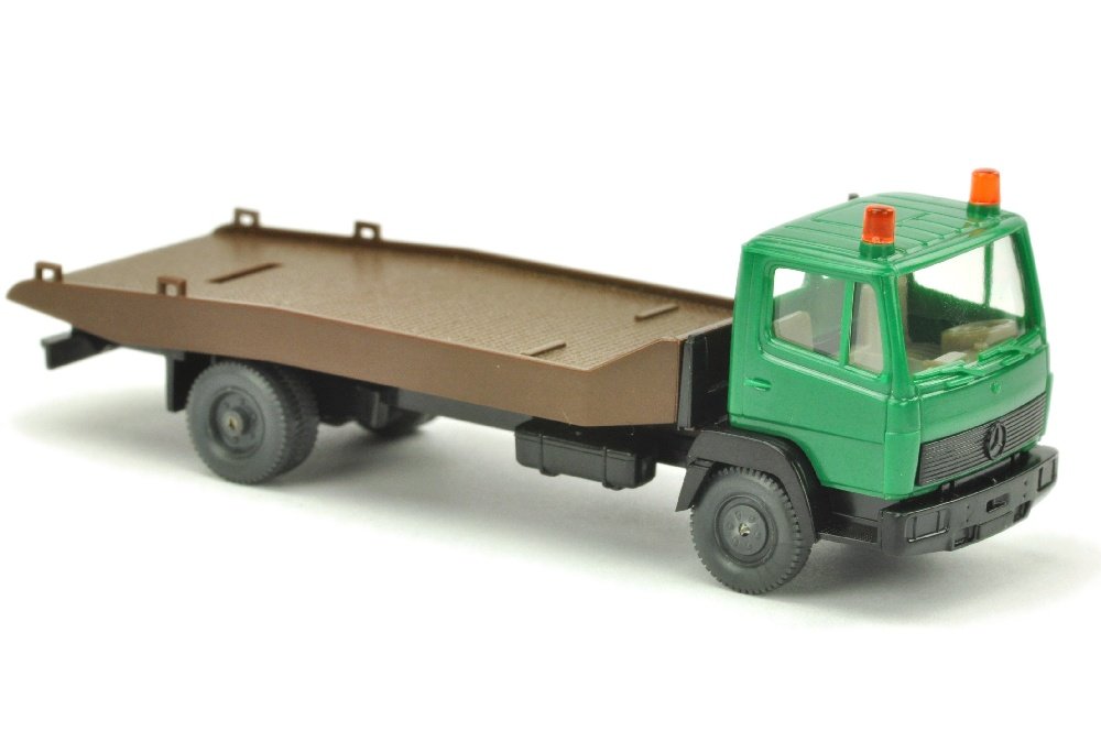 Abschleppwagen MB 817, d'gruen/schokobraun: Vorserie um 1988, entspricht Serienmodell mit Pritsche in Sonderfarbe, neuwertig (Wiking Vorserie)