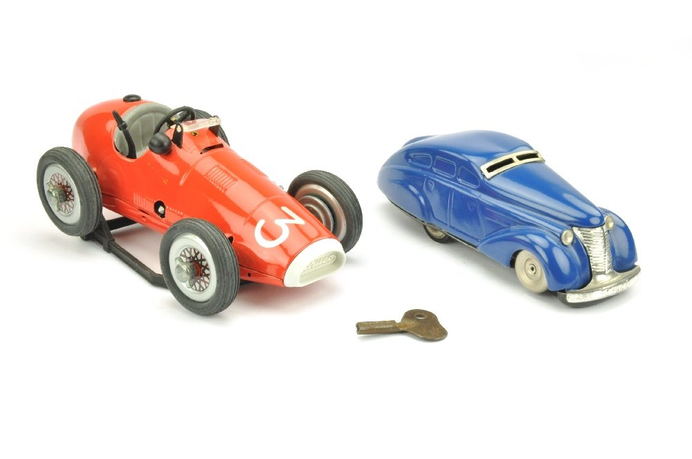 Konvolut 2 Schuco Modelle (Repliken): Schuco Patent 1010 (komplett mit Schluessel, ohne Lackmaengel, Beule im Dach) und Grand Prix Racer 1040 (mit Staender, jedoch ohne Schluessel, ohne Lackmaengel, guter Gesamtzustand) (Sonstiges Spielze