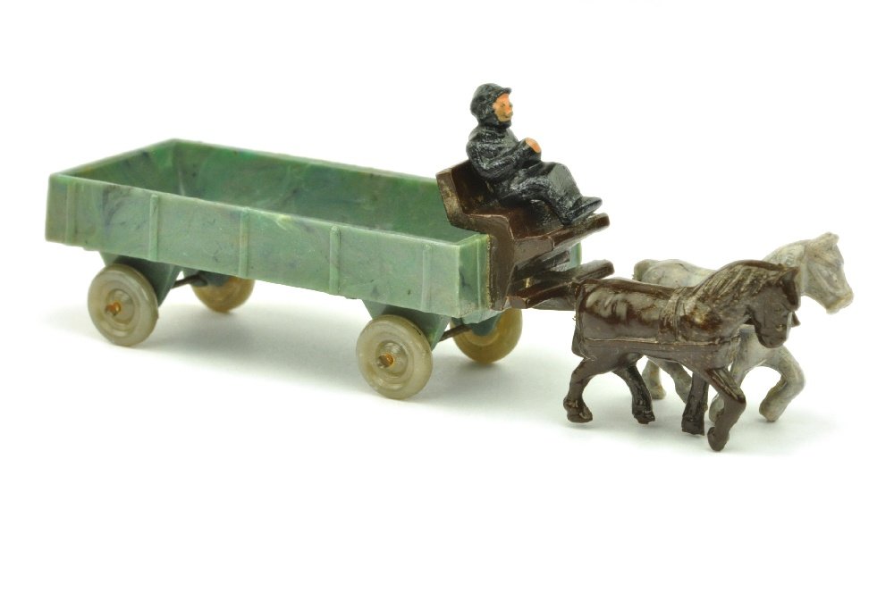 Pferdekutsche (Typ 2), misch-gruen: 494/2S, Kutschersitz und Deichsel braunschwarz, sehr unauffaellig geklebte Bruchstelle in der Deichsel im Bereich der Pferdeverklebung, sonst neuwertig (Wiking 2.Wahl-Einzelstueck)