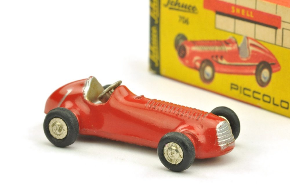 Schuco Piccolo - (706) Maserati (im Ork): rot lackiert, unbespielt und neuwertig im sehr guten Ork (eine Seitenlasche unauffaellig tesafilmverstaerkt, mit Sammelblatt, Kennung 5-462)