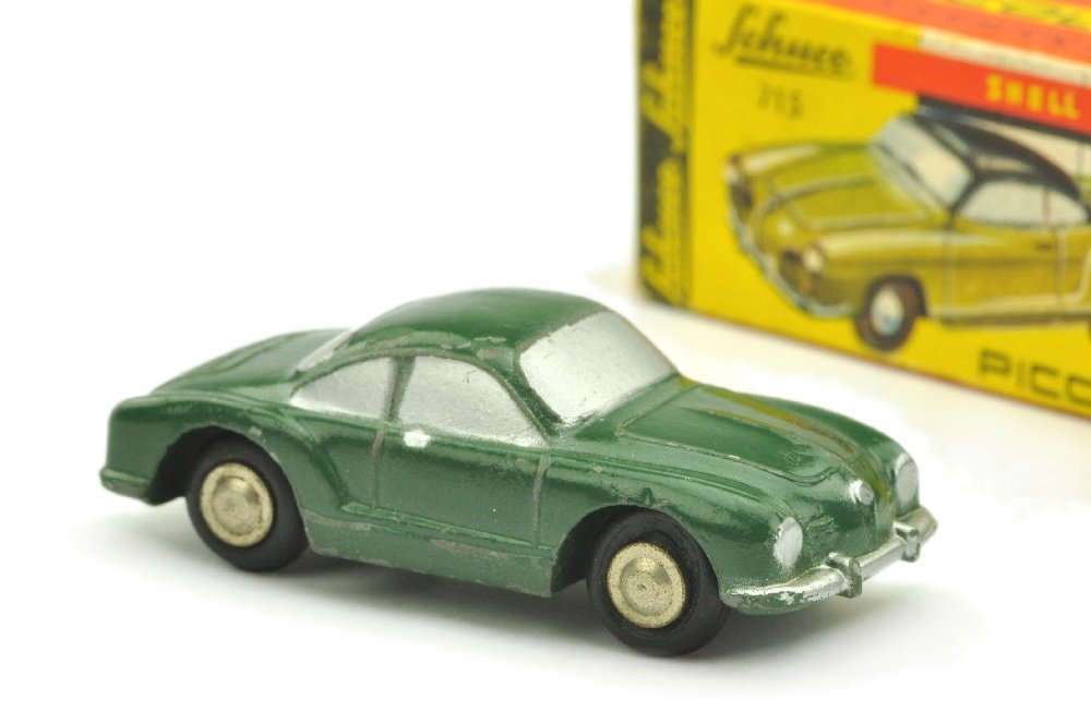 Schuco Piccolo - (715) Karmann Ghia (im Ork): dunkelgruen lackiert, gering bespielt und mit mehreren Lackfehlern an Kanten, im guten bis sehr guten Ork (mit Sammelblatt, Kennung 5-462)