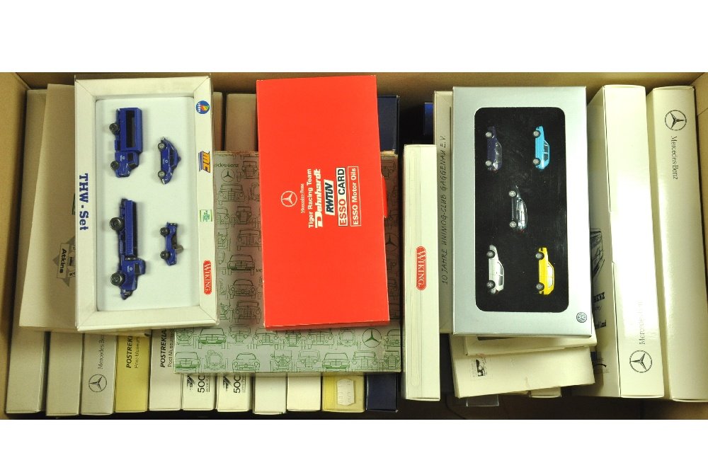 Konvolut 29 Werbepackungen: ueberwiegend grosse, mit mehreren Modellen bestueckte Packungen, ueberwiegend 80er Jahre, ueberwiegend sehr gut bis neuwertig (Wiking Konvolut)