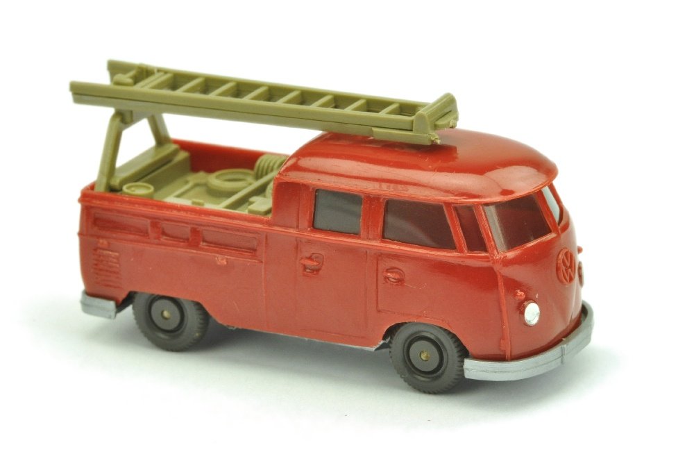 VW T1 Montagewagen, weinrot: 328/1AC, Kabinendach mit erheblicher Dachdelle (wird von aufliegender Leiter verdeckt), untere Leiter mit Standardriss in der untersten Sprosse, neuwertig (Wiking Verglaster PKW)