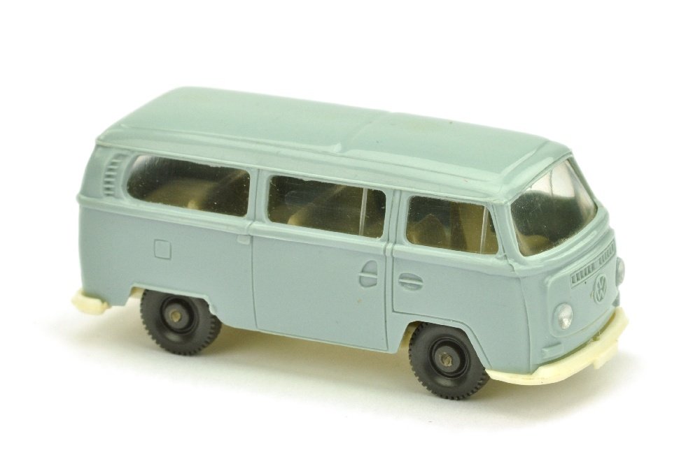 VW T2 Bus, hellblaugrau: 330/1H, Version mit weissem Chassis und mit Sitzen, sehr gut bis neuwertig (Wiking Verglaster PKW)