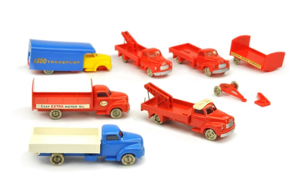Lego- Konvolut 4+3 Bedford-LKW: alles Versionen mit Blinkern unterhalb der Scheinwerfer, vier Modelle neuwertig, drei weitere mit Maengeln