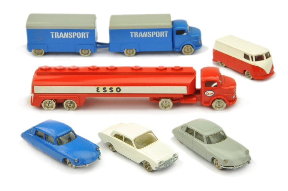 Lego - Konvolut 6 Modelle: 3 PKW und 3 LKW, alle gut (bespielt, aber unbeschaedigt)