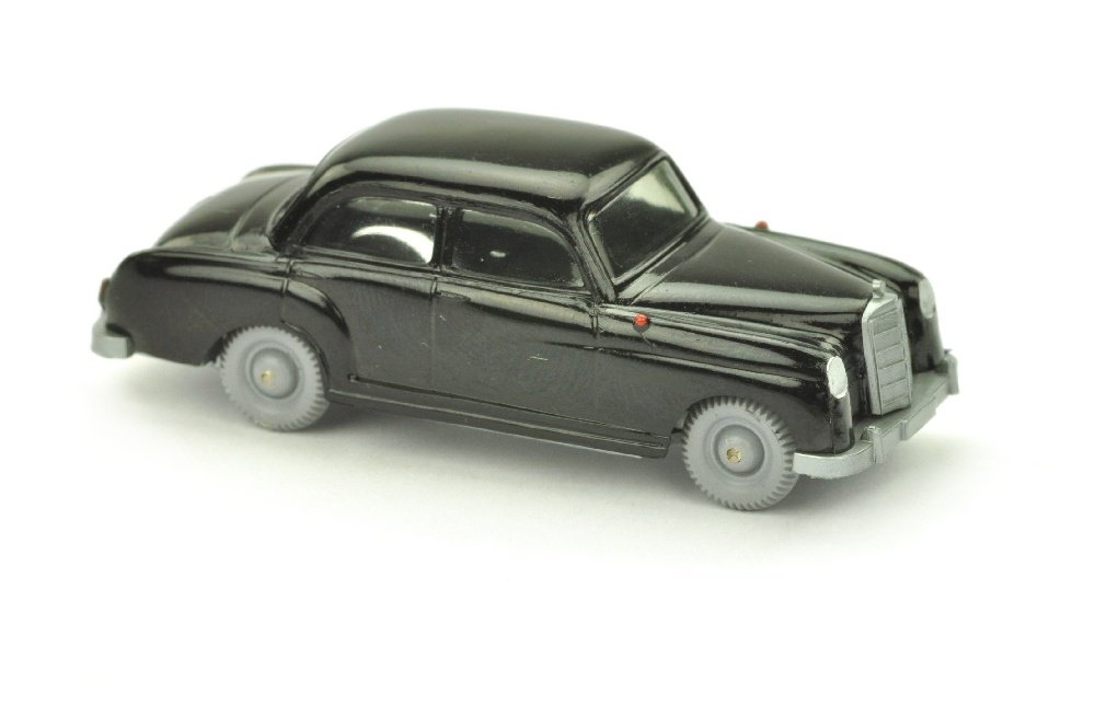 Mercedes 180, schwarz (1 of 1)