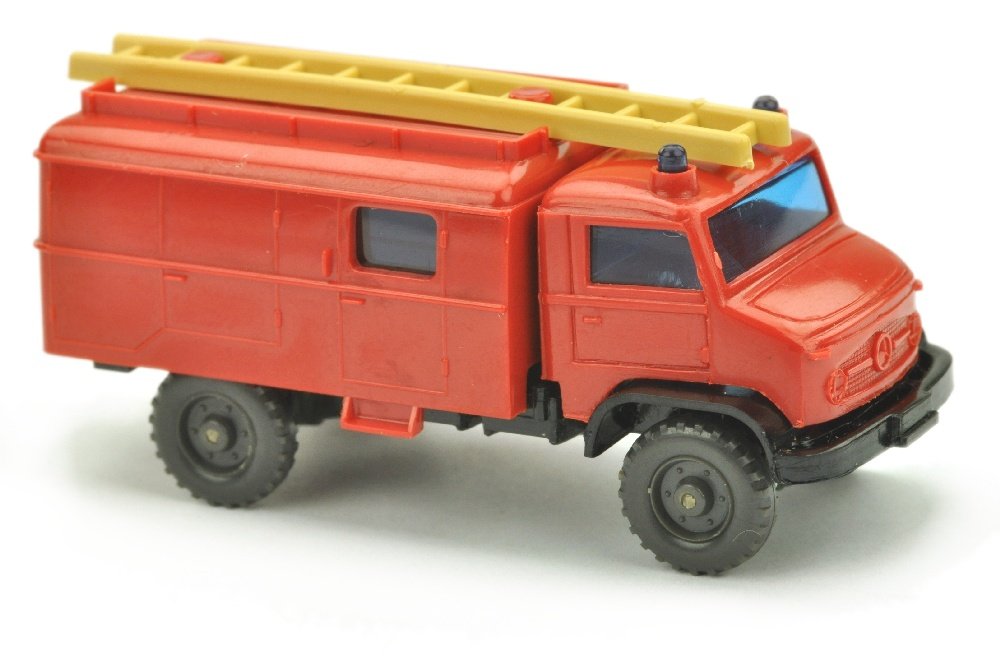 Allradloeschfahrzeug Unimog (mit Zughaken) (1 of 1)