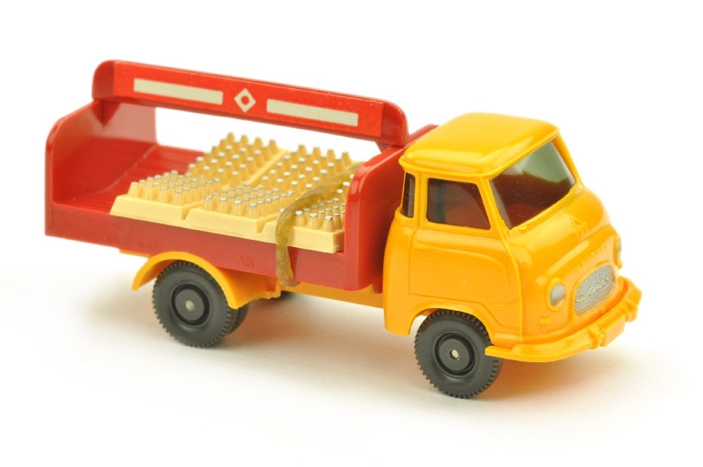 Getraenkewagen Hanomag, chromgelb (1 of 2)