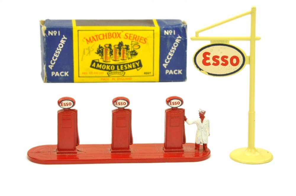 Matchbox - (No 1) Esso-Tankstelle (im Ork) (1 of 4)