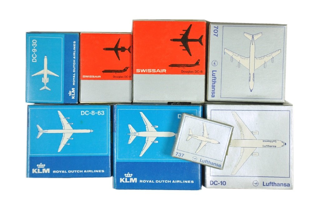 Schuco - Konvolut 8 Flugzeuge (im Ork): 70er Jahre, nicht einheitliche Massstaebe ca. 1:600, 3x Lufthansa, 3x KLM und 2x Swissair, alle neuwertig im Ork