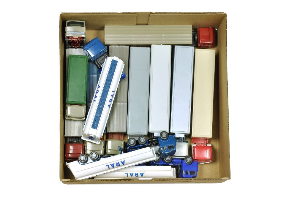 Konvolut 13 LKW der 70er Jahre (1 of 1)