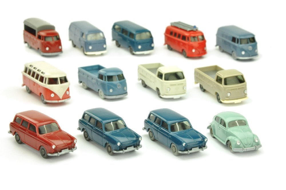 Konvolut 13 VW-PKW der 60er/70er Jahre: 301/2F, 308/1A, 308/1B (2x), 321/1C, 325/2I, 326/1B, 326/2A, 329/1E, 330/1C, 332/1F, 332/1H, 1046/1B, 315 EUR, sehr gut bis neuwertig (Wiking Konvolut)