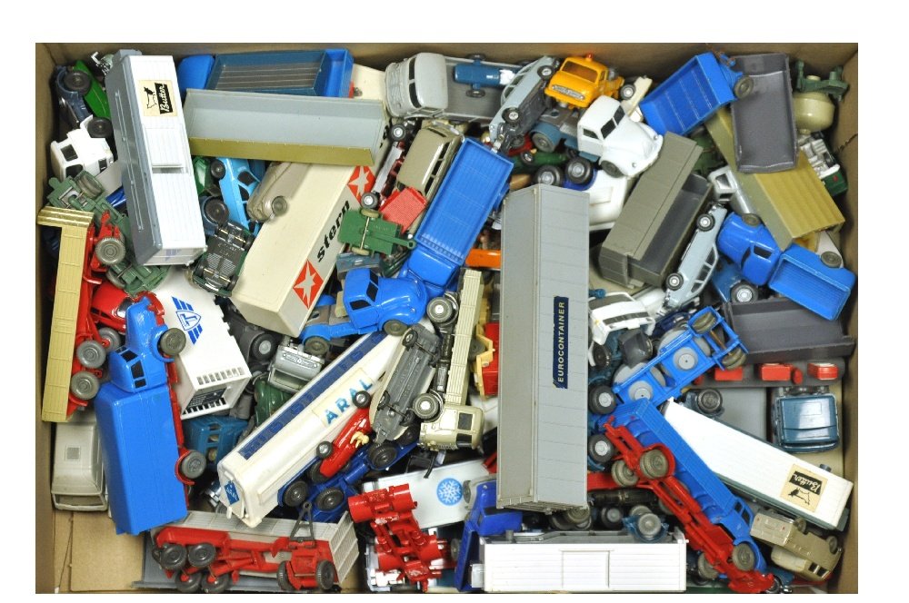 Konvolut ca. 106 verglaste Modelle (1 of 1)