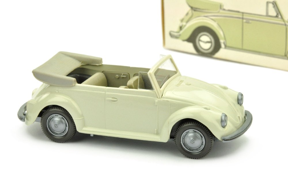 VW Kaefer Cabrio (Typ 3), perlweiss (im Ork) (1 of 2)