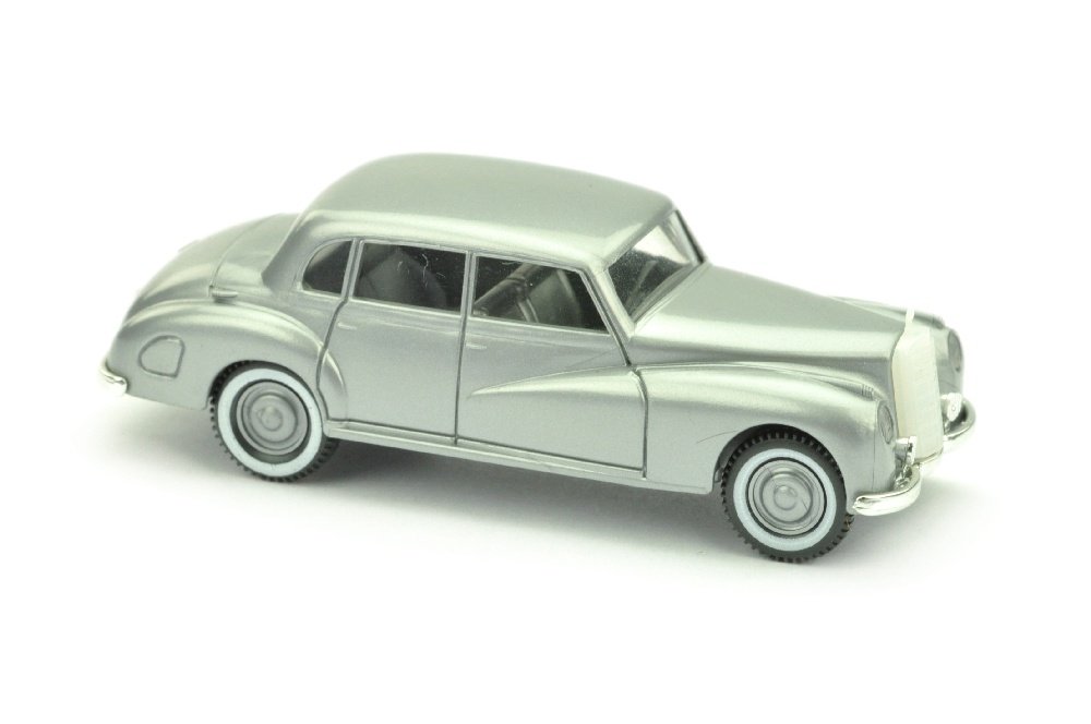 Mercedes 300 Veteran, silbern (1 of 3)