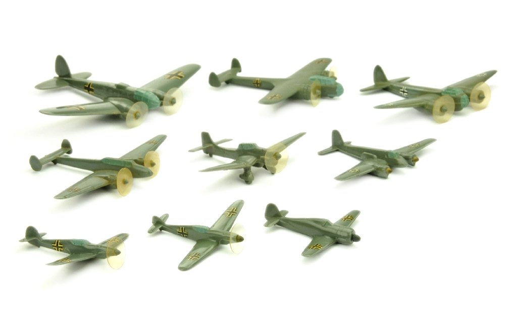 Konvolut 9 deutsche Flugzeuge (Gruenlinge) (1 of 1)