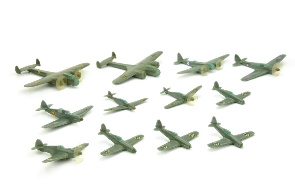 Konvolut 12 Flugzeuge (Gruenlinge) (1 of 1)