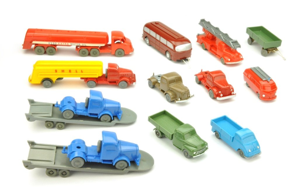 Konvolut 12 unverglaste Modelle (1 of 1)