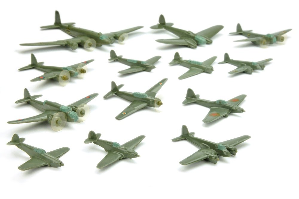 Konvolut 13 Flugzeuge (Gruenlinge) (1 of 1)