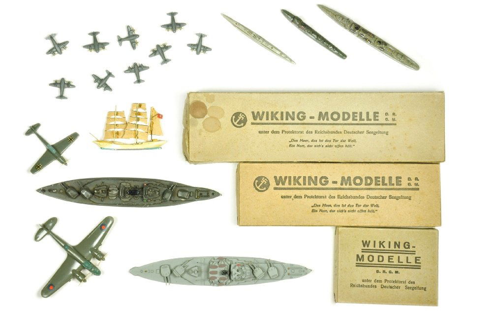 Konvolut 6 Schiffe und 11 Flugzeuge (1 of 1)