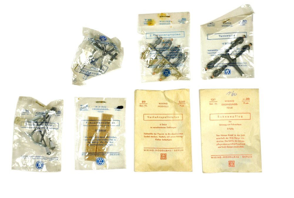 Konvolut 7 Zubehoersortimente der 50er/60er Jahre: 1231/1, 1237/1, 1245/2, 1263/1, 1265/1, 1358/2, 1362/1, 180 EUR, ueberwiegend sehr gut (Wiking Zubehoer)