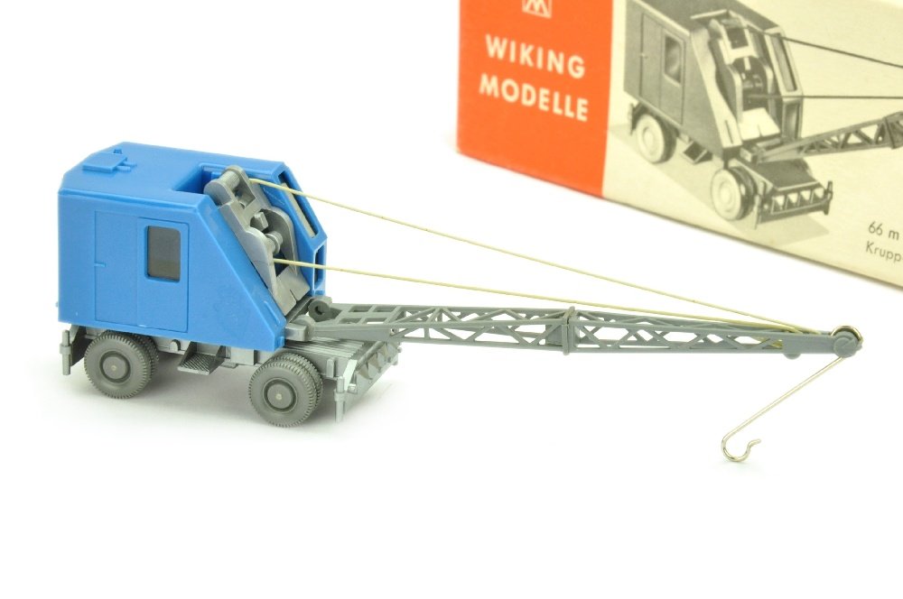 Mobilkran (mit Raedern), himmelblau (im Ork) (1 of 1)