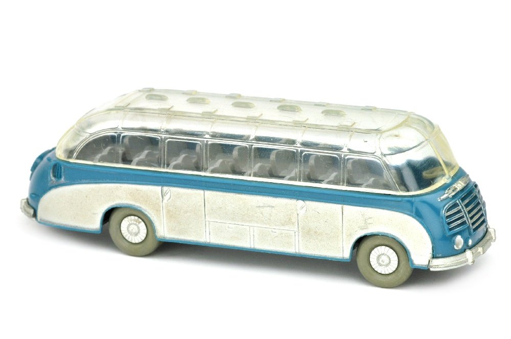 Setra-Bus, azurblau (1 of 3)