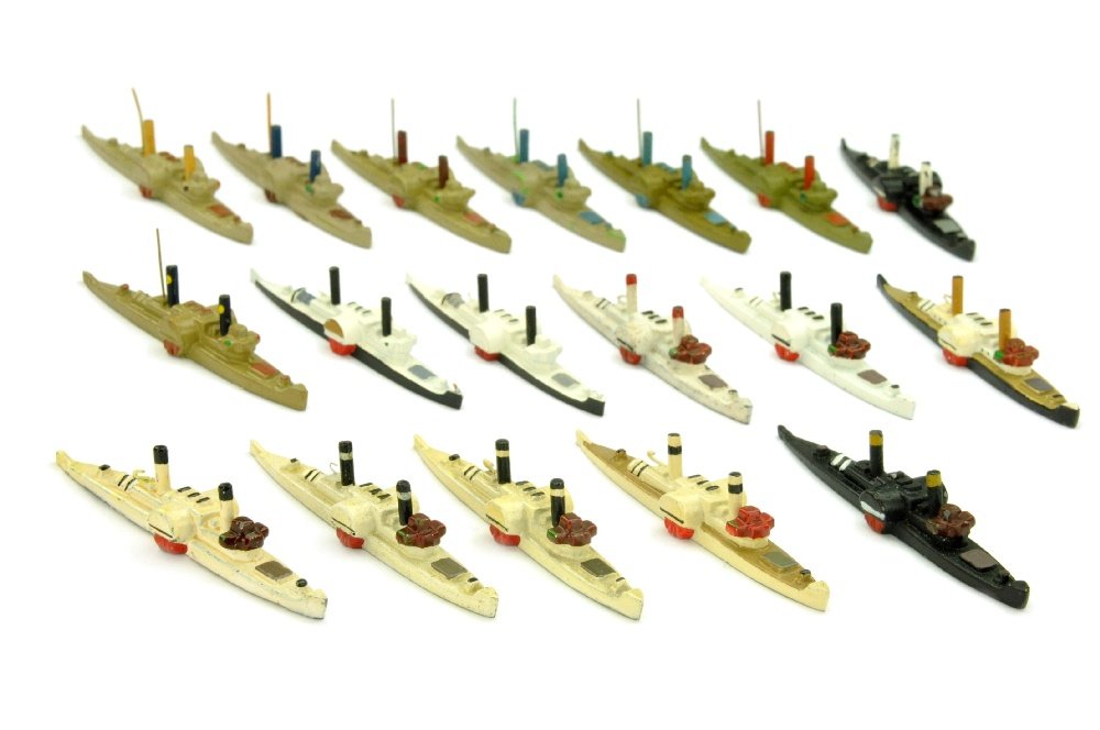 Konvolut 18 Fluss-Raddampfer (1 of 1)