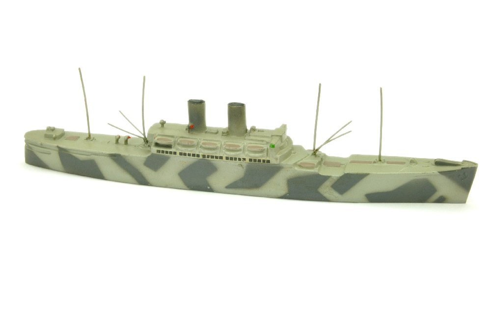 Passagierschiff Deutschland/Hansa (tarnlackiert) (1 of 2)